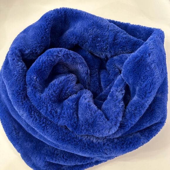 3 scarf bundle - Picture 11 of 14